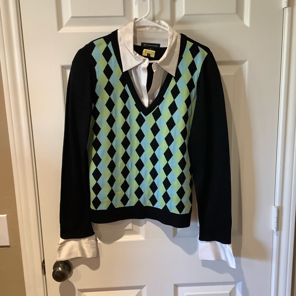 Argyle Patterned Sweater with silk like sewn in collar and sleeves